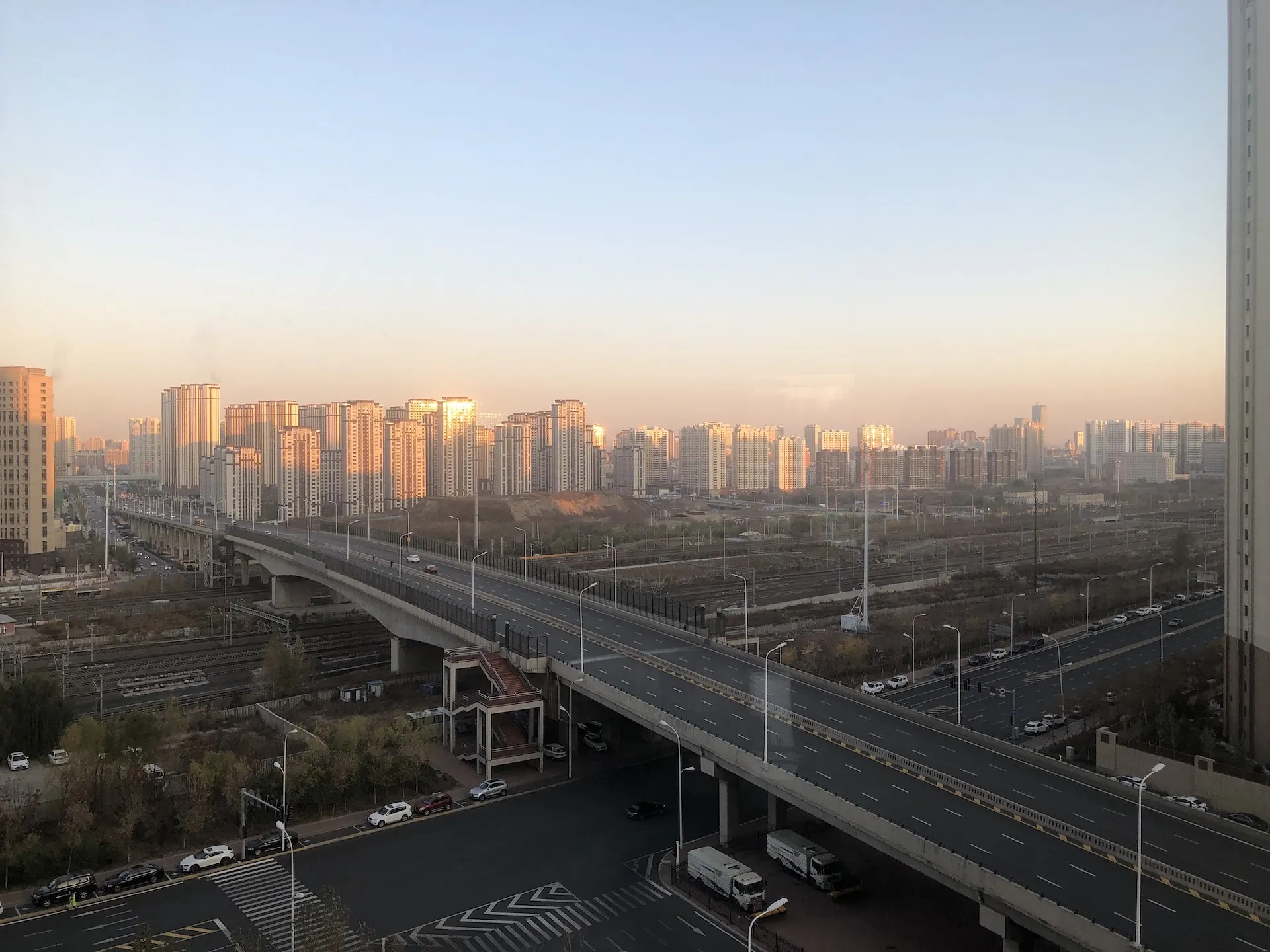 秋天的哈尔滨清晨